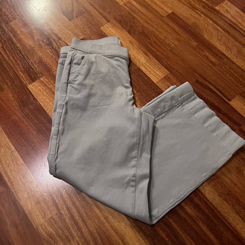Lila Ryan (from stitch fix) size 6 cropped wide leg khakis
